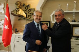 BALKANT&Uuml;RKSİAD y&ouml;netiminden Bursa Nil&uuml;fer Belediye Başkanı Erdem'e ziyaret