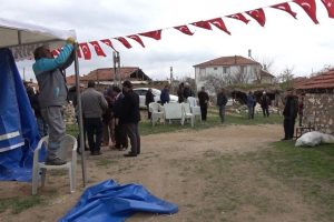 Kırıkkaleli şehidin baba ocağına T&uuml;rk Bayrakları asıldı