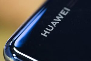 Huawei 28,5 saniyede bir telefon &uuml;retiyor