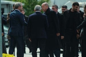 Erdoğan, se&ccedil;im değerlendirmesi i&ccedil;in AK Parti İstanbul İl Başkanlığı'nda