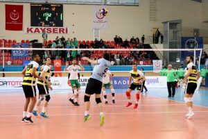 Bursa B&uuml;y&uuml;kşehir Belediyespor, Efeler Ligi'ne y&uuml;kseldi