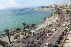 2 kilometre uzunluğunda turizm korteji