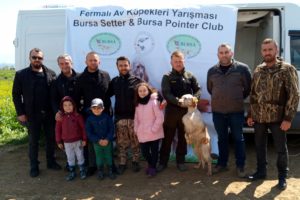 Bursa'da avcılar ve k&ouml;pekleri bu yarışmada bir araya geldi