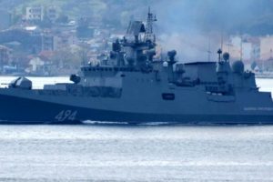 Rus askeri gemisi &Ccedil;anakkale Boğazı'ndan ge&ccedil;ti