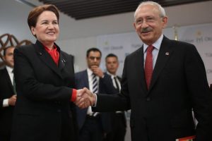 Akşener'den Kılı&ccedil;daroğlu'na ge&ccedil;miş olsun ziyareti!