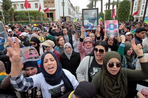 Binlerce kişi 42 aktivist i&ccedil;in y&uuml;r&uuml;d&uuml;