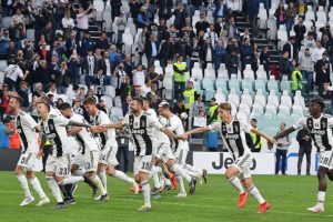 İtalya'da Juventus, Fransa'da PSG ipi g&ouml;ğ&uuml;sledi