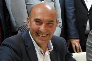 Tun&ccedil; Soyer, bisikletiyle işe giderken g&ouml;r&uuml;nt&uuml;lendi