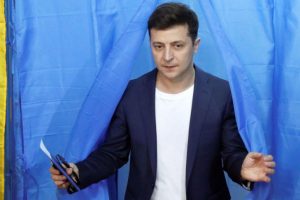 Zelenskiy'den Donbass'taki &ccedil;atışmaları sonlandırma vaadi