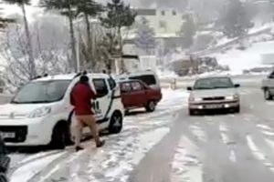 Yoğun kar yağışı ulaşımı etkiliyor!