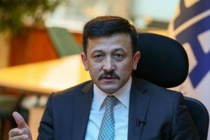 AK Parti'li Dağ'dan Soyer'e: Germeye değil hizmet etmeye &ccedil;alışmalısınız