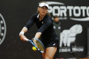 Milli sporcu Pemra &Ouml;zgen, elendi