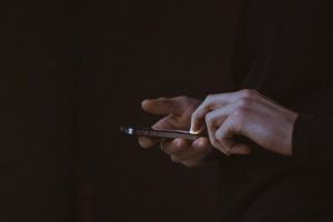 Teknoloji uzmanından 'telefon' uyarısı!