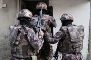 Şafak vakti PKK operasyonu: 5 g&ouml;zaltı