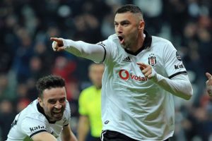 Burak Yılmaz, iki takımı geride bıraktı