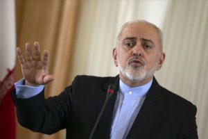 Zarif'ten "H&uuml;rm&uuml;z Boğazı'nı kapatma kararı ordunun inisiyatifinde" a&ccedil;ıklaması