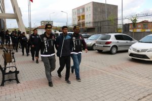 Uyuşturucu satıcılarına eş zamanlı operasyon