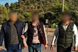 Kesinleşmiş hapis cezaları bulunan 2 kişi tutuklandı