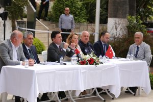 Ka&ccedil;ak yapıların yıkımına başlandı