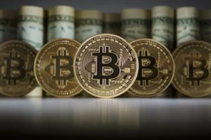 Bitcoin'in d&uuml;ş&uuml;ş&uuml; devam ediyor