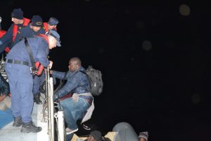 Seferihisar'da 47 düzensiz göçmen yakalandı