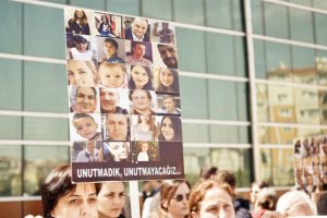 Hayatını kaybeden 25 kişi i&ccedil;in 'adalet n&ouml;beti' devam ediyor