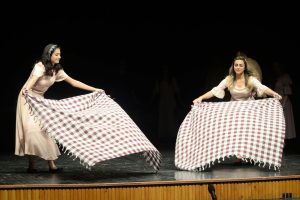 Bursa'da 3. Meslek Tiyatroları Festivali perdelerini a&ccedil;tı