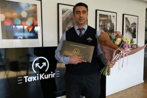 İsve&ccedil;'te kahraman ilan edilen T&uuml;rk taksiciye &ouml;d&uuml;l