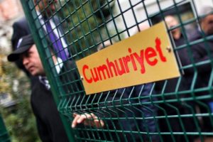 Cumhuriyet gazetesi davasında cezaevi s&uuml;reci başladı