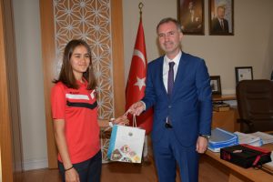 Bursa İneg&ouml;l Belediyespor'un milli sporcusundan b&uuml;y&uuml;k başarı