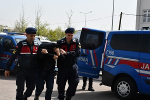 TEM'de para nakil aracını soyan ş&uuml;pheli, rezidansta yakalandı