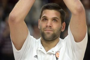 Real Madrid, 39 yaşındaki Reyes'in s&ouml;zleşmesini uzattı