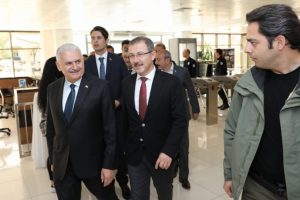 Binali Yıldırım'dan Ey&uuml;psultan Belediyesi'ne ziyaret