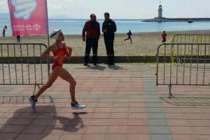 Bursa B&uuml;y&uuml;kşehir Belediyespor atletizm sporcusu &Ouml;zrodop'tan altın madalya