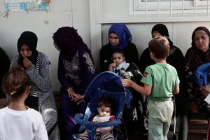 AB &uuml;lkelerine yapılan sığınma talebi d&uuml;ş&uuml;yor