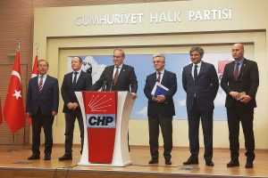 CHP'li &Ouml;ztrak: Ekonomi &uuml;zerindeki kuşku bulutları dağıtılmalıdır