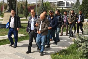 Sahte site &uuml;zerinden 1 milyon liralık vurgun yapan şebeke &ccedil;&ouml;kertildi