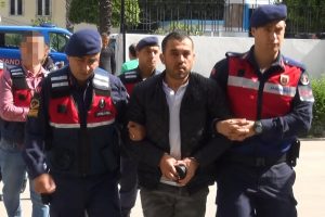 Uyuşturucudan yakalandı, cinayet zanlısı &ccedil;ıktı!
