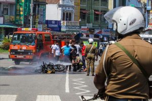 Sri Lanka'da ter&ouml;r tehdidi nedeniyle pazar ayinleri yapılmayacak