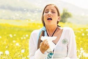"Bahar alerjisinden korunmak i&ccedil;in deri testi şart"