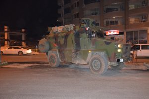 Suriye sınırına askeri ara&ccedil; sevkiyatı