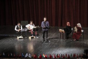 "Bursa D&uuml;nyaya İlahiyat&ccedil;ı Yetiştiriyor" programı