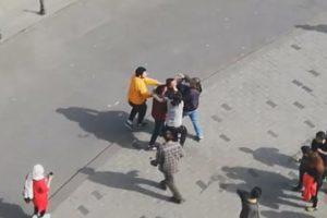 Taksim Meydanı'nda "Fotoğrafımı paylaştın" kavgası
