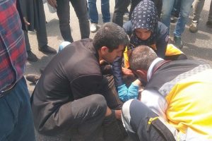 Top oynayan &ccedil;ocuğa otomobil &ccedil;arptı: 1 yaralı