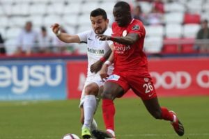 İlk yarı Antalya, ikinci yarı Erzurumspor