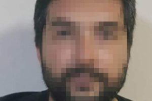 Kadınlara cinsel organını g&ouml;steren sapık g&ouml;zaltına alındı