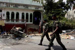 Sri Lanka'da kiliseler pazar ayinlerine kapatıldı