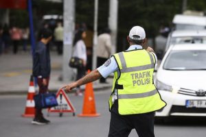 Trafikte ceza yiyen sigorta pirimini de y&uuml;ksek &ouml;deyecek