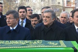 "G&uuml;l, Davutoğlu ile aynı mezara bile girmez"
