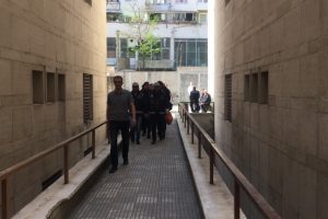 Bursa'da aralarında 2 polisin de bulunduğu 6 silah ka&ccedil;ak&ccedil;ısı adliyeye sevk edildi